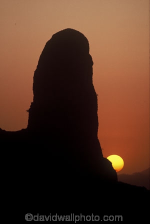 pinnacles;pinnacle;volcanic-plug;mountain;mountains;sun;sunsets;sunset;sundown;volcano;cameroon;the-camerouns;the-cameroons;peak;peaks;orange;yellow;dusk;twilight
