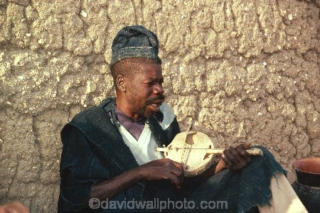 cameroons;cameroon;camerouns;african;witch-doctor;sooth-sayer;sorceror