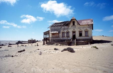 Kolmanskop-Ghost-town;ghost-town;Luderitz;southern-Namibia;Africa;african;abandon;abandoned;Namibia;desert;deserts;deserted;desolate;desolation;destruction;derelict;dereliction;empty;ghost-towns;house;houses;home;homes;namib;neglect;neglected;run_down;rundown;run-down