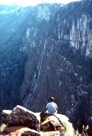 Mtarazi-Falls;Eastern-Highlands;Zimbabwe;Southern-Africa;Africa;African;highlands;rock;rocks;rocky;high;;cliff;cliffs;bluff;bluffs;chasm;chasms;canyon;canyons;desert;deserts;desolate;barren;massive;tourist;tourists;tourism;adventure;wonder;awe
