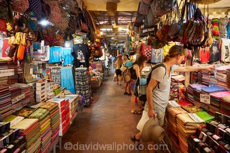 Asia;Cambodia;cloth;cloths;commerce;commercial;craft-market;craft-markets;Curio-and-Handcraft-Market;Curio-and-Handicraft-Market;Curio-Market;Curio-Markets;handcraft;Handcraft-Market;Handcraft-Markets;handcrafts;handicraft;Handicraft-Market;Handicraft-Markets;handicrafts;Indochina-Peninsula;Kampuchea;Kingdom-of-Cambodia;market;market-place;market-stall;market-stalls;market_place;marketplace;marketplaces;markets;Old-Market;people;person;Psar-Chas;retail;retailer;retailers;shop;shopping;shops;Siem-Reap;Siem-Reap-Old-Market;Siem-Reap-Province;silk;Southeast-Asia;souvenir;Souvenir-Market;Souvenir-Markets;souvenirs;stall;stalls;steet-scene;street-scenes;The-Old-Market;tourism;tourist;tourist-market;tourist-markets;tourists