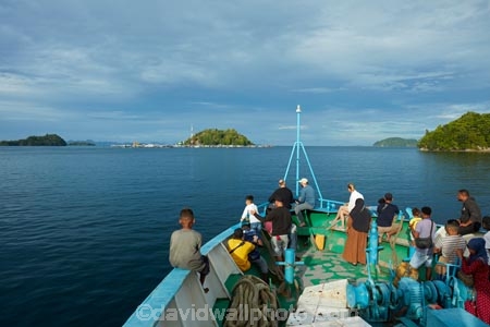 Misool;Raja-Ampat;Indonesia;Asia;Southeast-Asia;South-East-Asia;Western-Indonesia;Yellu;Yellu-Island;Yellu-Village;Yellu-Town;township;Yellu-Port;Port-of-Yellu;Sorong-ferry;ferry;ferries;passenger-ferry;passenger-ferries;transport;ship;boat;boats;ships;Southwest-Papua;Southwest-Papua;West-Papua