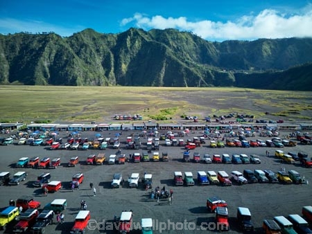 Java;Indonesia;Asia;South-East-Asia;Southeast-Asia;Mt-Bromo;Gunung-Bromo;Bromo;Mount-Bromo-4wd;4wds;4wds;4x4;4x4s;4x4s;four-by-four;four-by-fours;four-wheel-drive;four-wheel-drives;suv;suvs;toyota;toyota-landscruiser;toyota-landscruisers;volcano;volcanoes;toyotas;landcruiser;landcruisers;FJ40;40-series;Forty-series;classic;old;vehicle;vehicles;tourism;Segara-Wedi;sand-ocean;aerial;aerial-photo;aerial-photograph;aerial-photographs;aerial-photography;aerial-photos;aerial-view;aerial-views;aerials;drone-aerial;drone;tourism;travel