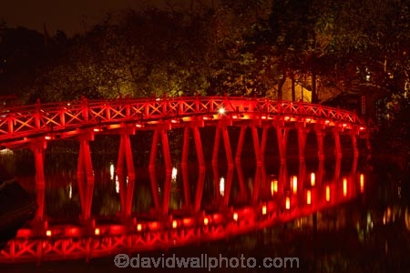 Asia;Asian;bridge;bridges;Cu-ThÃª-HÃºc;calm;Cau-The-Huc;dark;dusk;evening;foot-bridge;foot-bridges;footbridge;footbridges;H-Guom;H-HoÃ n-Kim;Hanoi;Hoan-Kiem-Lake;Jade-Island;lake;Lake-of-the-Restored-Sword;Lake-of-the-Returned-Sword;lakes;light;lighting;lights;Ngoc-Son-Temple;night;night-time;night_time;pedestrian-bridge;pedestrian-bridges;placid;quiet;Red-Bridge;reflected;reflection;reflections;serene;smooth;South-East-Asia;Southeast-Asia;still;Sword-Lake;Temple-of-the-Jade-Mountain;The-Huc-Bridge;tranquil;twilight;Vietnam;Vietnamese;water;wooden-bridge;wooden-bridges