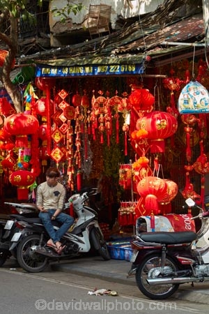 alley;alleys;alleyway;alleyways;Asia;Asian;back-street;back-streets;backstreet;backstreets;bike;bikes;boutique;boutiques;building;buildings;commerce;commercial;Hanoi;Hanoi-Old-Quarter;lamp;lamps;lane;lanes;laneway;laneways;lantern;lanterns;motorbike;motorbikes;motorcycle;motorcycles;motorscooter;motorscooters;Old-Quarter;people;person;retail;retail-store;retailer;retailers;scooter;scooters;shop;shopping;shops;South-East-Asia;Southeast-Asia;step_through;step_throughs;store;stores;street;street-scene;street-scenes;streets;veranda;verandah;verandahs;Vietnam;Vietnamese