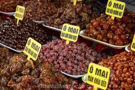 Asia;Asian;commerce;commercial;dried-fruit;food;fruit;fruit-shop;fruit-shops;fruit-stall;fruit-stalls;fruits;Hanoi;market;market-place;market-stall;market-stalls;market_place;marketplace;marketplaces;markets;Old-Quarter;produce-market;produce-markets;retail;retail-store;retailer;retailers;shop;shopping;shops;South-East-Asia;Southeast-Asia;stall;stalls;sticky-fruit;store;stores;street-scene;street-scenes;Vietnam;Vietnamese