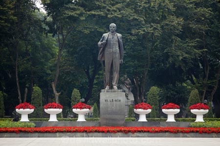 Asia;Asian;Hanoi;heritage;historic;historic-place;historic-places;historical;historical-place;historical-places;history;Lenin;Lenin-statue;old;South-East-Asia;Southeast-Asia;statue;statues;tradition;traditional;Vietnam;Vietnamese;Vladimir-Ilyich-Ulyanov;Vladimir-Lenin;Vladimir-Ulyanov