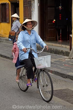 Asia;Asian;Asian-conical-hat;Asian-conical-hats;bicycle;bicycles;bike;bikes;Central-Sea-region;conical-hat;conical-hats;cycle;cycles;Hi-An;Hoi-An;Hoi-An-Old-Town;Hoian;Indochina;leaf-hat;leaf-hats;non-la;nÃ³n-lÃ¡;old-town;palm_leaf-conical-hat;people;person;push-bike;push-bikes;push_bike;push_bikes;pushbike;pushbikes;South-East-Asia;Southeast-Asia;street;street-scene;street-scenes;streets;UN-world-heritage-area;UN-world-heritage-site;UNESCO-World-Heritage-area;UNESCO-World-Heritage-Site;united-nations-world-heritage-area;united-nations-world-heritage-site;Vietnam;Vietnamese;Vietnamese-conical-hat;Vietnamese-conical-hats;Vietnamese-hat;Vietnamese-hats;Vietnamese-symbol;world-heritage;world-heritage-area;world-heritage-areas;World-Heritage-Park;World-Heritage-site;World-Heritage-Sites