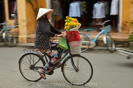Asia;Asian;Asian-conical-hat;Asian-conical-hats;bicycle;bicycles;bike;bikes;blur;blurred;blurring;blurry;Central-Sea-region;conical-hat;conical-hats;cycle;cycles;Hi-An;Hoi-An;Hoi-An-Old-Town;Hoian;Indochina;leaf-hat;leaf-hats;non-la;nón-lá;old-town;palm_leaf-conical-hat;people;person;push-bike;push-bikes;push_bike;push_bikes;pushbike;pushbikes;South-East-Asia;Southeast-Asia;street;street-scene;street-scenes;streets;UN-world-heritage-area;UN-world-heritage-site;UNESCO-World-Heritage-area;UNESCO-World-Heritage-Site;united-nations-world-heritage-area;united-nations-world-heritage-site;Vietnam;Vietnamese;Vietnamese-conical-hat;Vietnamese-conical-hats;Vietnamese-hat;Vietnamese-hats;Vietnamese-symbol;world-heritage;world-heritage-area;world-heritage-areas;World-Heritage-Park;World-Heritage-site;World-Heritage-Sites