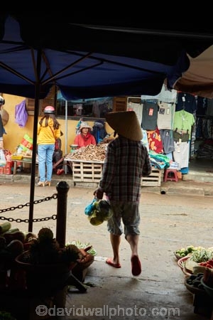 Asia;Asian;Asian-conical-hat;Asian-conical-hats;Central-Market;Central-Sea-region;commerce;commercial;conical-hat;conical-hats;farmer-market;farmer-markets;farmers-market;farmers-markets;farmers-market;farmers-markets;female;females;food;food-market;food-markets;food-stall;food-stalls;fruit;fruit-and-vegetables;fruit-market;fruit-markets;Hi-An;Hoi-An;Hoi-An-Central-Market;Hoi-An-Market;Hoi-An-Old-Town;Hoian;Indochina;ladies;lady;leaf-hat;leaf-hats;market;market-place;market-stall;market-stalls;market_place;marketplace;marketplaces;markets;non-la;nón-lá;old-town;palm_leaf-conical-hat;people;person;produce;produce-market;produce-markets;produce-pmarket;product;products;retail;retailer;retailers;shop;shopping;shops;South-East-Asia;Southeast-Asia;stall;stalls;steet-scene;street;street-scene;street-scenes;streets;UN-world-heritage-area;UN-world-heritage-site;UNESCO-World-Heritage-area;UNESCO-World-Heritage-Site;united-nations-world-heritage-area;united-nations-world-heritage-site;Vietnam;Vietnamese;Vietnamese-conical-hat;Vietnamese-conical-hats;Vietnamese-hat;Vietnamese-hats;Vietnamese-symbol;woman;women;world-heritage;world-heritage-area;world-heritage-areas;World-Heritage-Park;World-Heritage-site;World-Heritage-Sites