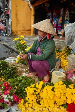 Asia;Asian;Asian-conical-hat;Asian-conical-hats;Central-Market;Central-Sea-region;colorful;colour;colourful;commerce;commercial;conical-hat;conical-hats;farmer;farmer-market;farmer-markets;farmers-market;farmers-markets;farmers;farmers-market;farmers-markets;female;females;floral;flower;flower-seller;flower-sellers;flowers;food;food-market;food-markets;food-stall;food-stalls;fruit;fruit-and-vegetables;fruit-market;fruit-markets;Hi-An;Hoi-An;Hoi-An-Central-Market;Hoi-An-Market;Hoi-An-Old-Town;Hoian;Indochina;ladies;lady;leaf-hat;leaf-hats;market;market-place;market-stall;market-stalls;market_place;marketplace;marketplaces;markets;non-la;nÃ³n-lÃ¡;old-town;palm_leaf-conical-hat;people;person;produce;produce-market;produce-markets;produce-pmarket;product;products;retail;retailer;retailers;shop;shopping;shops;South-East-Asia;Southeast-Asia;stall;stalls;steet-scene;street;street-scene;street-scenes;streets;UN-world-heritage-area;UN-world-heritage-site;UNESCO-World-Heritage-area;UNESCO-World-Heritage-Site;united-nations-world-heritage-area;united-nations-world-heritage-site;Vietnam;Vietnamese;Vietnamese-conical-hat;Vietnamese-conical-hats;Vietnamese-hat;Vietnamese-hats;Vietnamese-symbol;woman;women;world-heritage;world-heritage-area;world-heritage-areas;World-Heritage-Park;World-Heritage-site;World-Heritage-Sites;yellow