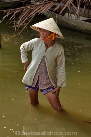 aged;Asia;Asian;Asian-conical-hat;Asian-conical-hats;Cam-Kim;Cam-Kim-Island;Central-Sea-region;conical-hat;conical-hats;elderly;female;females;Hi-An;Hoi-An;Hoian;Indochina;ladies;lady;leaf-hat;leaf-hats;non-la;nÃ³n-lÃ¡;O.A.P.;O.A.P.s;OAP;OAPs;old;palm_leaf-conical-hat;pensioner;pensioners;people;person;retired;South-East-Asia;Southeast-Asia;Vietnam;Vietnamese;Vietnamese-conical-hat;Vietnamese-conical-hats;Vietnamese-hat;Vietnamese-hats;Vietnamese-symbol;woman;women