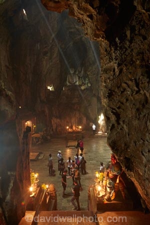 Asia;Asian;Buddhist-Temple;Buddhist-Temples;cave;cavern;caverns;caves;Central-Sea-region;Da-Nang;Danang;Dong-Huyen-Khong;grotto;grottoes;Huyen-Khong-Cave;Indochina;Marble-Mountain;Marble-Mountains;Mt.-Thuy;Ngu-Hanh-Son;Ngu-Hành-Son-District;people;person;shrine;shrines;South-East-Asia;Southeast-Asia;temple;temples;Thuy-Son;tourism;tourist;tourists;Vietnam;Vietnamese