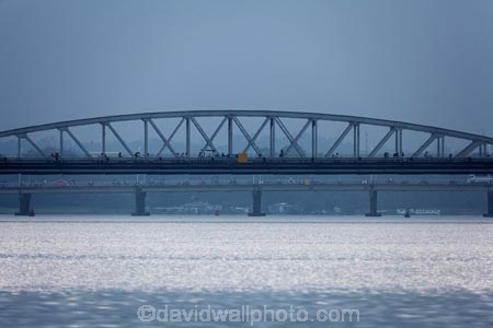 bridge;bridges;Hu;Hue;Huong-Giang;infrastructure;North-Central-Coast;Perfume-River;river;rivers;road-bridge;road-bridges;Song-Huong;SÃ´ng-Huong;Tha-ThiÃªn_Hu-Province;Thua-Thien_Hue-Province;traffic-bridge;traffic-bridges;Trang-Tien-Bridge;transport;Vietnam;Vietnamese;Asia