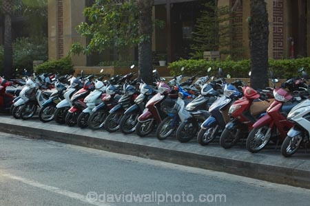 bike;bikes;Hu;Hue;motorbike;motorbikes;motorcycle;motorcycles;motorscooter;motorscooters;North-Central-Coast;parked;parking;row;rows;scooter;scooters;step_through;step_throughs;street;street-scene;street-scenes;streets;Tha-ThiÃªn_Hu-Province;Thua-Thien_Hue-Province;Vietnam;Vietnamese;Asia