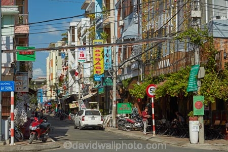 Asia;Asian;Cn-Tho;Can-Tho;Can-Tho-City;commerce;commercial;Mekong-Delta;Mekong-Delta-Region;retail;retail-store;retailer;retailers;shop;shops;South-East-Asia;Southeast-Asia;store;stores;street;street-scene;street-scenes;streets;Vietnam;Vietnamese