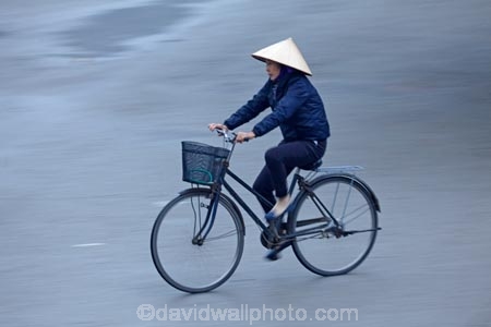 Asia;Asian-conical-hat;Asian-conical-hats;bicycle;bicycles;bike;bikes;blur;blurred;blurry;conical-hat;conical-hats;cycle;cycler;cyclers;cycles;cyclist;cyclists;female;females;leaf-hat;leaf-hats;Ninh-Binh;Ninh-BÃ¬nh-province;Ninh-Hai;non-la;Northern-Vietnam;nÃ³n-lÃ¡;palm_leaf-conical-hat;people;person;push-bike;push-bikes;push_bike;push_bikes;pushbike;pushbikes;rain;raining;rainy;South-East-Asia;Southeast-Asia;speed-blur;street;street-scene;street-scenes;streets;Van-Lam-Village;Vietnam;Vietnamese;Vietnamese-conical-hat;Vietnamese-conical-hats;Vietnamese-hat;Vietnamese-hats;Vietnamese-symbol;woman;women