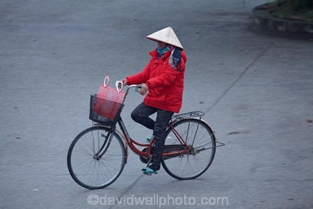 Asia;Asian-conical-hat;Asian-conical-hats;bicycle;bicycles;bike;bikes;conical-hat;conical-hats;cycle;cycler;cyclers;cycles;cyclist;cyclists;female;females;leaf-hat;leaf-hats;Ninh-Binh;Ninh-BÃ¬nh-province;Ninh-Hai;non-la;Northern-Vietnam;nÃ³n-lÃ¡;palm_leaf-conical-hat;people;person;push-bike;push-bikes;push_bike;push_bikes;pushbike;pushbikes;rain;raining;rainy;South-East-Asia;Southeast-Asia;street;street-scene;street-scenes;streets;Van-Lam-Village;Vietnam;Vietnamese;Vietnamese-conical-hat;Vietnamese-conical-hats;Vietnamese-hat;Vietnamese-hats;Vietnamese-symbol;women