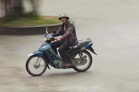 Asia;bike;bikes;blur;blurred;blurry;man;men;motorbike;motorbikes;motorcycle;motorcycles;motorscooter;motorscooters;Ninh-Binh;Ninh-BÃ¬nh-province;Ninh-Hai;Northern-Vietnam;old-man;old-men;scooter;scooters;South-East-Asia;Southeast-Asia;speed-blur;step_through;step_throughs;street;street-scene;street-scenes;streets;Van-Lam-Village;Vietnam;Vietnamese