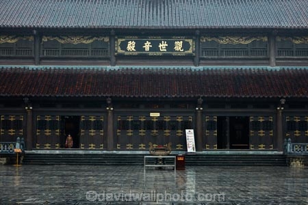 Asia;Bai-Dinh-Buddist-Temple;Bai-Dinh-Mountain;Bai-Dinh-Temple;Bai-Dinh-Temple-Spiritual-and-Cultural-Complex;Buddhist-Temple;Buddhist-Temples;Buddism;Buddist;Chua-Bai-Dinh;door;doors;Gai-Vien-District;Ninh-Binh;Ninh-Binh-Province;Ninh-BÃ¬nh-province;Northern-Vietnam;place-of-worship;places-of-worship;religion;religions;religious;South-East-Asia;Southeast-Asia;temple;temples;Vietnam;Vietnamese