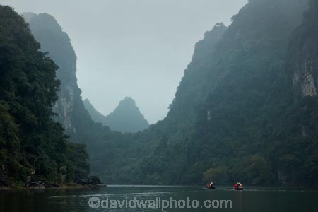 Asia;cloud;cloudy;karst-topography;karsts;limestone-karst;limestone-karsts;limestone-landscape;mist;mists;misty;Ninh-Binh;Ninh-BÃ¬nh-province;Northern-Vietnam;Red-River-Delta;river;rivers;South-East-Asia;Southeast-Asia;Trang-An;Trang-An-Landscape-Complex;Trang-An-Lanscape-Complex;Trang-An-World-Heritage-Site;TrÃ ng-An;UN-world-heritage-area;UN-world-heritage-site;UNESCO-World-Heritage-area;UNESCO-World-Heritage-Site;united-nations-world-heritage-area;united-nations-world-heritage-site;Vietnam;Vietnamese;water;world-heritage;world-heritage-area;world-heritage-areas;World-Heritage-Park;World-Heritage-site;World-Heritage-Sites