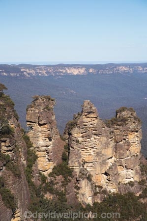 Australasia;Australia;Australian;Blue-Mountains;Blue-Mountains-N.P.;Blue-Mountains-National-Park;Blue-Mountains-NP;bluff;bluffs;cliff;cliffs;Echo-Point;erode;eroded;erosion;escarpment;escarpments;geological;geology;Gunnedoo;Jamison-Valley;Katoomba;lookout;lookouts;Meehni;mountainside;mountainsides;N.S.W.;New-South-Wales;NSW;panorama;panoramas;people;person;rock;rock-formation;rock-formations;rock-outcrop;rock-outcrops;rock-tor;rock-torr;rock-torrs;rock-tors;rocks;sandstone;scene;scenes;scenic-view;scenic-views;steep;stone;The-Three-Sisters;Three-Sisters;tourism;tourist;tourists;UN-world-heritage-site;UNESCO-World-Heritage-Site;united-nations-world-heritage-site;View;viewpoint;viewpoints;views;vista;vistas;Wimlah;world-heritage;world-heritage-area;world-heritage-areas;World-Heritage-Park;World-Heritage-site;World-Heritage-Sites