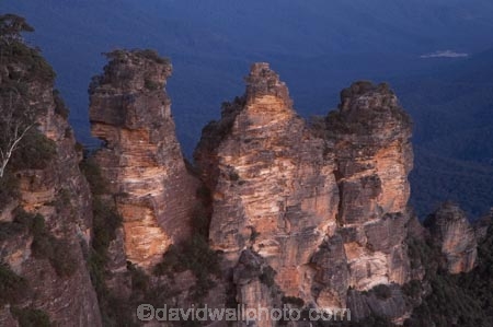 Australasia;Australia;Australian;Blue-Mountains;Blue-Mountains-N.P.;Blue-Mountains-National-Park;Blue-Mountains-NP;bluff;bluffs;cliff;cliffs;dusk;Echo-Point;erode;eroded;erosion;escarpment;escarpments;evening;geological;geology;Gunnedoo;Jamison-Valley;Katoomba;lookout;lookouts;Meehni;mountainside;mountainsides;N.S.W.;New-South-Wales;nightfall;NSW;panorama;panoramas;rock;rock-formation;rock-formations;rock-outcrop;rock-outcrops;rock-tor;rock-torr;rock-torrs;rock-tors;rocks;sandstone;scene;scenes;scenic-view;scenic-views;steep;stone;The-Three-Sisters;Three-Sisters;twilight;UN-world-heritage-site;UNESCO-World-Heritage-Site;united-nations-world-heritage-site;View;viewpoint;viewpoints;views;vista;vistas;Wimlah;world-heritage;world-heritage-area;world-heritage-areas;World-Heritage-Park;World-Heritage-site;World-Heritage-Sites