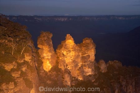 Australasia;Australia;Australian;Blue-Mountains;Blue-Mountains-N.P.;Blue-Mountains-National-Park;Blue-Mountains-NP;bluff;bluffs;cliff;cliffs;dark;dusk;Echo-Point;erode;eroded;erosion;escarpment;escarpments;evening;flood-lighting;flood-lights;flood-lit;flood_lighting;flood_lights;flood_lit;floodlighting;floodlights;floodlit;geological;geology;Gunnedoo;Jamison-Valley;Katoomba;light;lights;lookout;lookouts;Meehni;mountainside;mountainsides;N.S.W.;New-South-Wales;night;night-time;night_time;nightfall;NSW;panorama;panoramas;rock;rock-formation;rock-formations;rock-outcrop;rock-outcrops;rock-tor;rock-torr;rock-torrs;rock-tors;rocks;sandstone;scene;scenes;scenic-view;scenic-views;steep;stone;The-Three-Sisters;Three-Sisters;twilight;UN-world-heritage-site;UNESCO-World-Heritage-Site;united-nations-world-heritage-site;View;viewpoint;viewpoints;views;vista;vistas;Wimlah;world-heritage;world-heritage-area;world-heritage-areas;World-Heritage-Park;World-Heritage-site;World-Heritage-Sites
