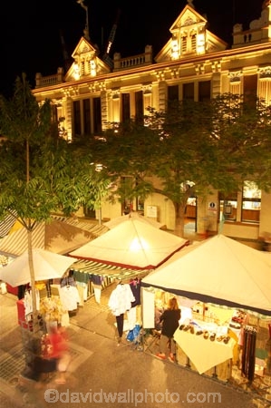 australasia;Australia;australian;Brisbane;Friday-night-market;illuminate;illuminated;illumination;light;lights;market;markets;night;night-time;people;Queensland;south-bank;South-Bank-Parklands;stall;stalls
