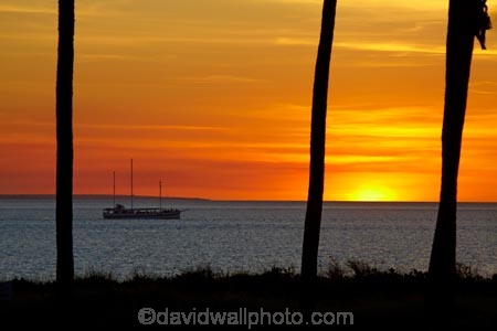 Australasian;Australia;Australian;beach;beaches;boat;boats;coast;coastal;coastline;cruise;cruises;Darwin;dusk;evening;launch;launches;Mindil-Beach;N.T.;nightfall;Northern-Territory;NT;ocean;oceans;orange;palm-tree;palm-trees;sand;sandy;sea;seas;shore;shoreline;sky;sunset;sunsets;Top-End;tour-boat;tour-boats;tourism;tourist;tourist-boat;tourist-boats;twilight;water;yacht;yachts