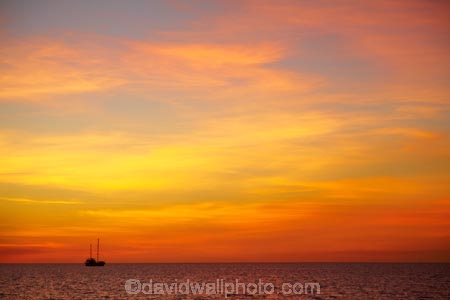 Australasian;Australia;Australian;boat;boats;cruise;cruises;Darwin;dusk;evening;launch;launches;Mindil-Beach;N.T.;nightfall;Northern-Territory;NT;orange;skies;sky;sunset;sunsets;Top-End;tour-boat;tour-boats;tourism;tourist;tourist-boat;tourist-boats;twilight;water