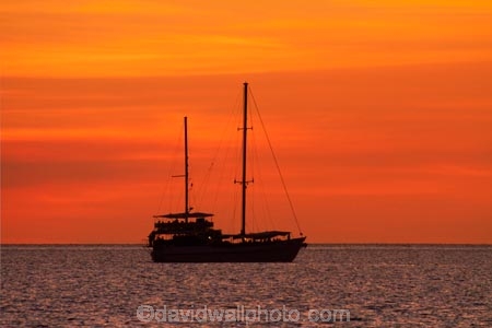Australasian;Australia;Australian;boat;boats;cruise;cruises;Darwin;dusk;evening;Mindil-Beach;Mindil-Beach-Market;Mindil-Beach-Markets;Mindil-Beach-Sunset-Market;Mindil-Beach-Sunset-Markets;Mindil-Market;Mindil-Markets;Mindil-Sunset-Market;Mindil-Sunset-Markets;N.T.;nightfall;Northern-Territory;NT;orange;silhouette;silhouettes;sky;sunset;sunsets;Top-End;tour-boat;tour-boats;tourism;tourist;tourist-boat;tourist-boats;twilight;water;yacht;yachts