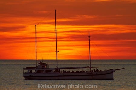 Australasian;Australia;Australian;boat;boats;cruise;cruises;Darwin;dusk;evening;Mindil-Beach;Mindil-Beach-Market;Mindil-Beach-Markets;Mindil-Beach-Sunset-Market;Mindil-Beach-Sunset-Markets;Mindil-Market;Mindil-Markets;Mindil-Sunset-Market;Mindil-Sunset-Markets;N.T.;nightfall;Northern-Territory;NT;orange;sky;sunset;sunsets;Top-End;tour-boat;tour-boats;tourism;tourist;tourist-boat;tourist-boats;twilight;water;yacht;yachts