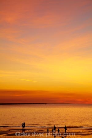 Australasian;Australia;Australian;beach;beaches;calm;coast;coastal;coastline;Darwin;dusk;evening;Mindil-Beach;Mindil-Beach-Market;Mindil-Beach-Markets;Mindil-Beach-Sunset-Market;Mindil-Beach-Sunset-Markets;Mindil-Market;Mindil-Markets;Mindil-Sunset-Market;Mindil-Sunset-Markets;N.T.;nightfall;Northern-Territory;NT;ocean;oceans;orange;people;person;placid;quiet;reflection;reflections;sand;sandy;sea;seas;serene;shore;shoreline;silhouette;silhouettes;sky;smooth;still;sunset;sunsets;Top-End;tranquil;twilight;water