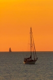 Australasian;Australia;Australian;boat;boats;cruise;cruises;Darwin;dusk;evening;Mindil-Beach;Mindil-Beach-Market;Mindil-Beach-Markets;Mindil-Beach-Sunset-Market;Mindil-Beach-Sunset-Markets;Mindil-Market;Mindil-Markets;Mindil-Sunset-Market;Mindil-Sunset-Markets;N.T.;nightfall;Northern-Territory;NT;orange;silhouette;silhouettes;sky;sunset;sunsets;Top-End;tour-boat;tour-boats;tourism;tourist;tourist-boat;tourist-boats;twilight;water;yacht;yachts