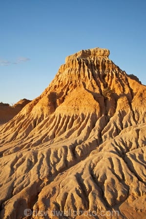 arid;australasia;Australia;australian;Australian-Desert;Australian-Deserts;Australian-Outback;back-country;backcountry;backwoods;country;countryside;desert;deserts;dry;Environment;erroded;errosion;formation;formations;geographic;geography;landscape;Mungo-N.P.;Mungo-National-Park;Mungo-NP;Mungo-World-Heritage-Area;Mungo-World-Heritage-Site;n.s.w.;natural;nature;New-South-Wales;nsw;Outback;Red-Centre;remote;remoteness;rock;rural;sand;Walls-of-China;wilderness;Willandra-Lakes-World-Heritage-A;Willandra-Lakes-World-Heritage-S;world-heritage-areas;World-Heritage-Sites