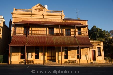 Australasia;Australia;Australian;balconies;balcony;building;buildings;heritage;Historic;historic-building;historic-buildings;historical;historical-building;historical-buildings;history;Institute-Building;Main-Street;Mannum;Murray-Basin;Murray-Darling-Basin;Murray-Darling-System;Murray-River;old;Randell-St;S.A.;SA;South-Australia;tradition;traditional
