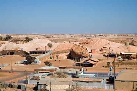 Australasian;Australia;Australian;Australian-Outback;barren;Coober-Pedy;desolate;dusty;hot;Hutchison-St;Hutchison-Street;Main-St;Main-Street;mining-town;mining-towns;Outback;red-centre;S.A.;SA;South-Australia;The-Opal-Cave;Umoona-Mine