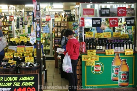 Bottle;Store;Circular;Quay;Sydney;Australia;alcohol;licor;liquor;beer;wine;spirits;shop;shops;retail;sell-buy;shopper;shoppers;sale;specials;drink;drinks