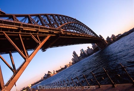 australia;sydney;cove;harbour;harbours;harbors;harbor;icon;icons;australian;passenger-;landmark;landmarks;bridge;bridges;ferry;opera-house;opera;house;diagonal;lean