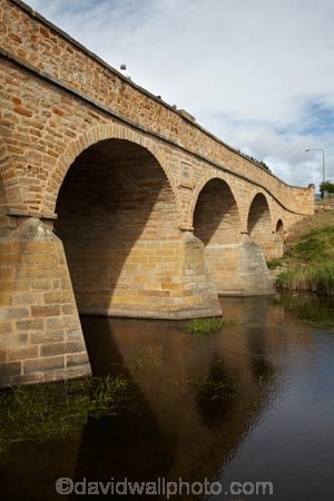 arched-bridge;arches;Australasian;Australia;Australian;bridge;bridges;Coal-River;heritage;historic;historic-bridge;historic-bridges;historic-place;historic-places;historic-site;historic-sites;historical;historical-bridge;historical-bridges;historical-place;historical-places;historical-site;historical-sites;history;Island-of-Tasmania;old;Richmond;Richmond-Bridge;river;rivers;road-bridge;road-bridges;State-of-Tasmania;Tas;Tasmania;tradition;traditional;traffic-bridge;traffic-bridges