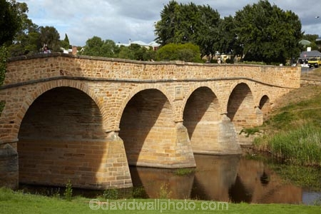 arched-bridge;arches;Australasian;Australia;Australian;bridge;bridges;Coal-River;heritage;historic;historic-bridge;historic-bridges;historic-place;historic-places;historic-site;historic-sites;historical;historical-bridge;historical-bridges;historical-place;historical-places;historical-site;historical-sites;history;Island-of-Tasmania;old;Richmond;Richmond-Bridge;river;rivers;road-bridge;road-bridges;State-of-Tasmania;Tas;Tasmania;tradition;traditional;traffic-bridge;traffic-bridges