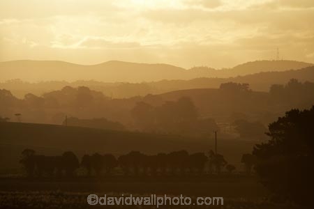 Australasian;Australia;Australian;country;countryside;farm;farming;farmland;farms;field;fields;hills;Island-of-Tasmania;late-light;North-West-Tasmania;North-Western-Tasmania;Northern-Tasmania;ridge-lines;rural;State-of-Tasmania;Tas;Tasmania;The-North;Wynyard