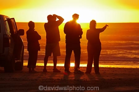 Australasian;Australia;Australian;beach;beaches;coast;coastal;coastline;dusk;evening;Island-of-Tasmania;nightfall;Ocean-Beach;orange;people;person;sand;sandy;shore;shoreline;silhouette;silhouettes;sky;Southern-Ocean;State-of-Tasmania;Strahan;sunset;sunsets;Tas;Tasmania;The-West;twilight;West-Tasmania;Western-Tasmania