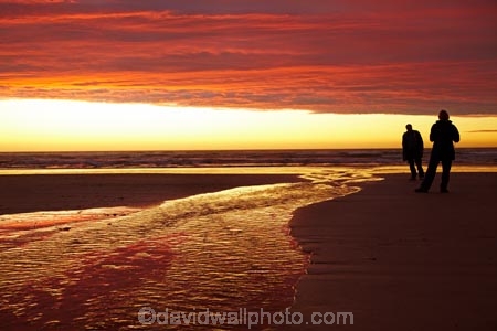 Australasian;Australia;Australian;beach;beaches;coast;coastal;coastline;dusk;evening;Island-of-Tasmania;nightfall;Ocean-Beach;orange;people;person;sand;sandy;shore;shoreline;silhouette;silhouettes;sky;Southern-Ocean;State-of-Tasmania;Strahan;sunset;sunsets;Tas;Tasmania;The-West;twilight;West-Tasmania;Western-Tasmania