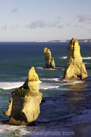 12-apostles;australasian;australia;australian;beach;beaches;bluff;bluffs;cliff;cliffs;coast;coastal;coastline;geological-formation;geological-formations;geology;great-ocean-highway;great-ocean-road;great-ocean-route;horizon;horizons;landscape;landscapes;ocean;oceans;port-campbell-national-park;rock-formation;rock-formations;rock-stack;rock-stacks;sand;sandy;sea;seas;shore;shoreline;southern-ocean;steep;surf;travel;twelve-apostles;twelve-apostles-marine-national;victoria;wave;waves