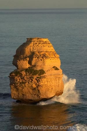 12-apostles;australasia;australasian;australia;australian;bluff;bluffs;cliff;cliffs;coast;coastal;coastline;geological-formation;geological-formations;geology;gibsons-beach;gibsons-beach;gibsons-steps;great-ocean-highway;great-ocean-road;great-ocean-route;horizon;horizons;landscape;landscapes;ocean;oceans;port-campbell-national-park;rock-formation;rock-formations;rock-stack;rock-stacks;sea;seas;shore;shoreline;southern-ocean;steep;surf;travel;twelve-apostles;twelve-apostles-marine-national;victoria;wave;waves