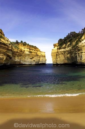 australasian;australia;australian;bay;bays;beach;beaches;bluff;bluffs;calm;calmness;cliff;cliffs;coast;coastal;coastline;erode;erodes;erosion;errosion;geological-formation;geological-formations;geology;great-ocean-highway;great-ocean-road;great-ocean-route;idylic;landscape;landscapes;loch-ard-gorge;loch-art-gorge;lochard-gorge;natrural-feature;natural-wonder;ocean;oceans;peaceful;port-campbell-national-park;rock-formation;rock-formations;sand;sandy;sea;seas;shipwreck-coast;shore;shoreline;southern-ocean;steep;travel;victoria;viewpoint;viewpoints;water