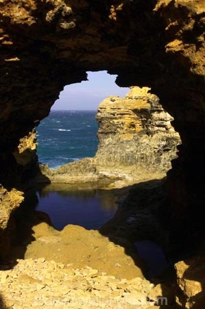 arch;arches;australasia;australasian;australia;australian;coast;coastal;coastline;coastlines;coasts;erode;erodes;erosion;errosion;geological-formation;geological-formations;geology;great-ocean-highway;Great-Ocean-Road;great-ocean-route;grotto;grottos;natural-arch;natural-arches;ocean;peterborough;port-campbell;rock-arch;rock-arches;rock-formation;rock-formations;sea;shore;shoreline;shorelines;shores;southern-ocean;the-grotto;Victoria
