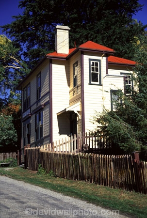 historical;old-building;post-offices;mail;two-stories;storied;storey;2;picket-fence